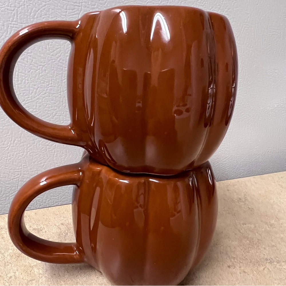Set of 2 matching pumpkin mugs